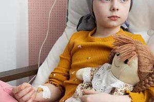 زخم‌های نادیدنی؛ بررسی اثرات روانی سرطان در کودکان